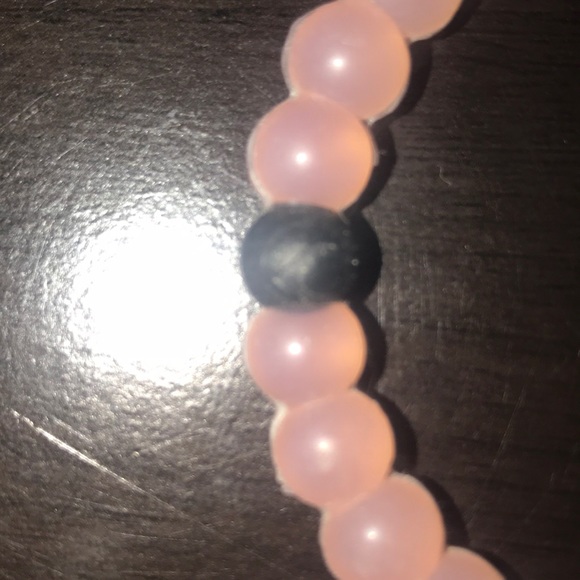 Authentic pink Lokai bracelet - Picture 2 of 3